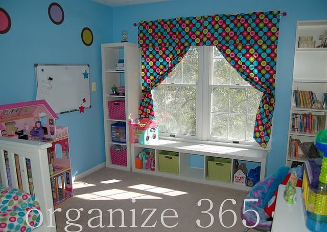 5-easy-ways-to-organize-a-girls-bedroom1_1590858863923