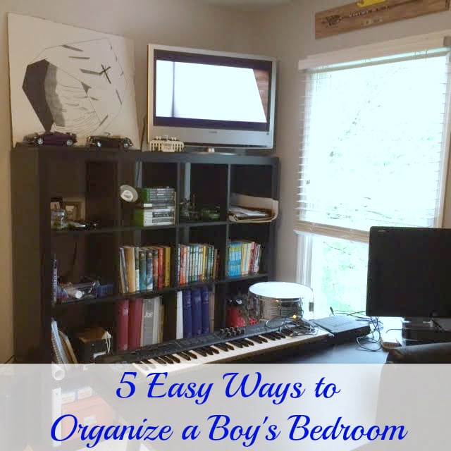 5-Easy-Ways-to-Organize-a-Boys-Bedroom
