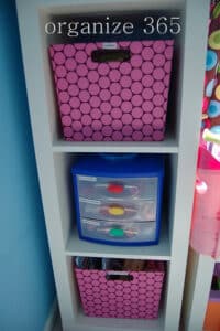 5-easy-ways-to-organize-a-girls-bedroom0_1592613059788
